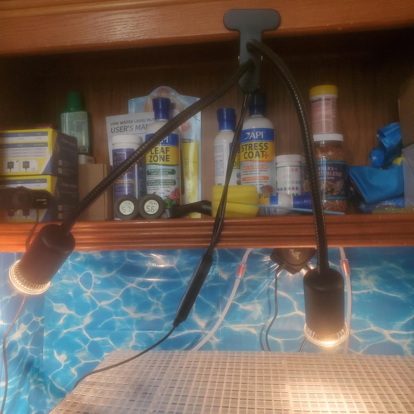 5.0 New Upgraded Reptile Heat Lamp & Hygrothermograph, Individual Control, 135 Degree Wide-Angle, 2 Bulbs 50W customer photo 1