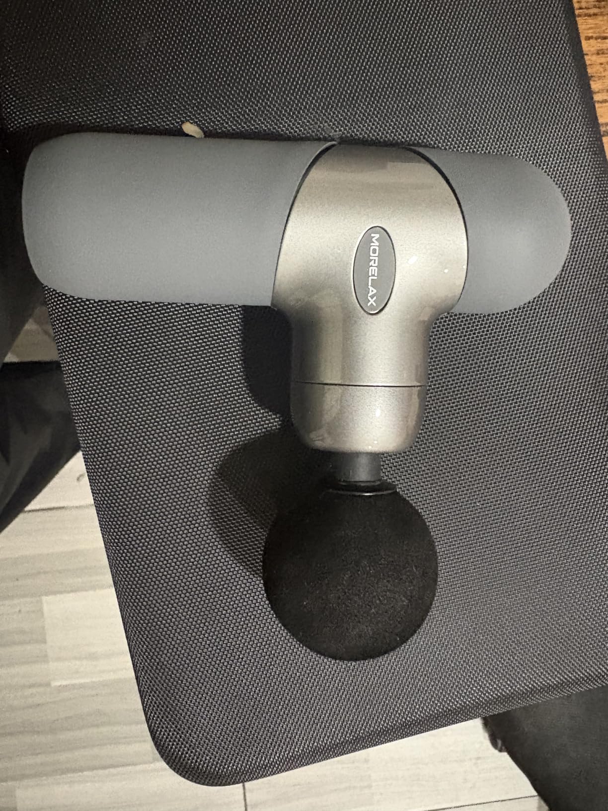 cotsoco Mini Massage Gun, Deep Tissue Percussion Muscle Massager, Compact Portable Handheld Massager with 6 Heads & 4 Speeds, Quiet for Home, Gym, Office, Travel, Gift for Men and Women customer photo 1