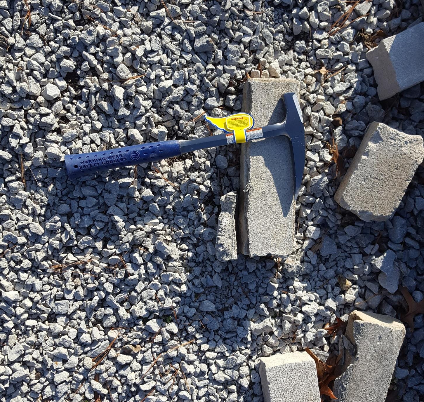 ESTWING Rock Pick, 22oz Pointed Tip, Blue Molded Grip, E3-22P customer photo 2
