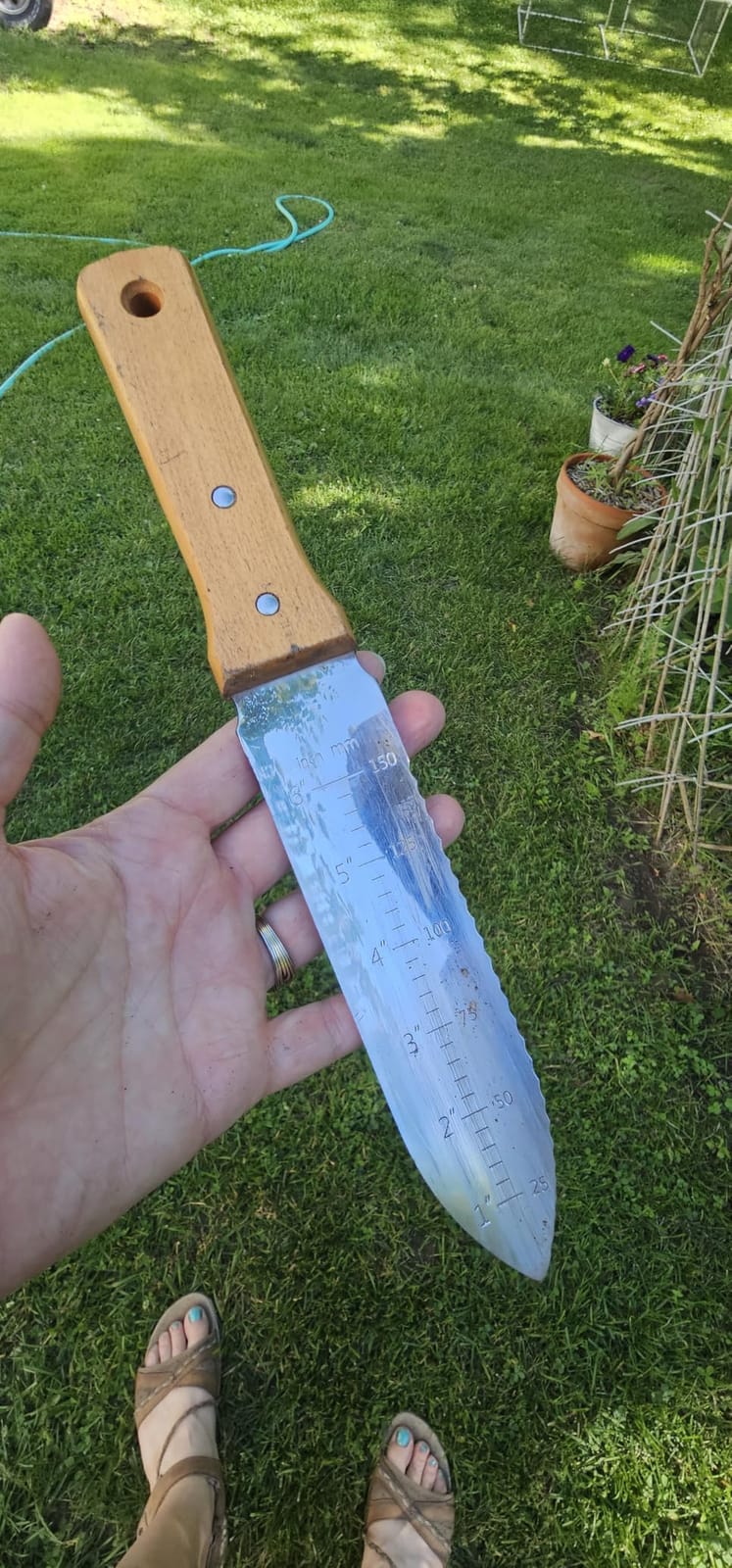 NISAKU NJP650 The Original Hori Hori Namibagata Stainless Steel Weeding Knife, 7.25-Inch Blade customer photo 1