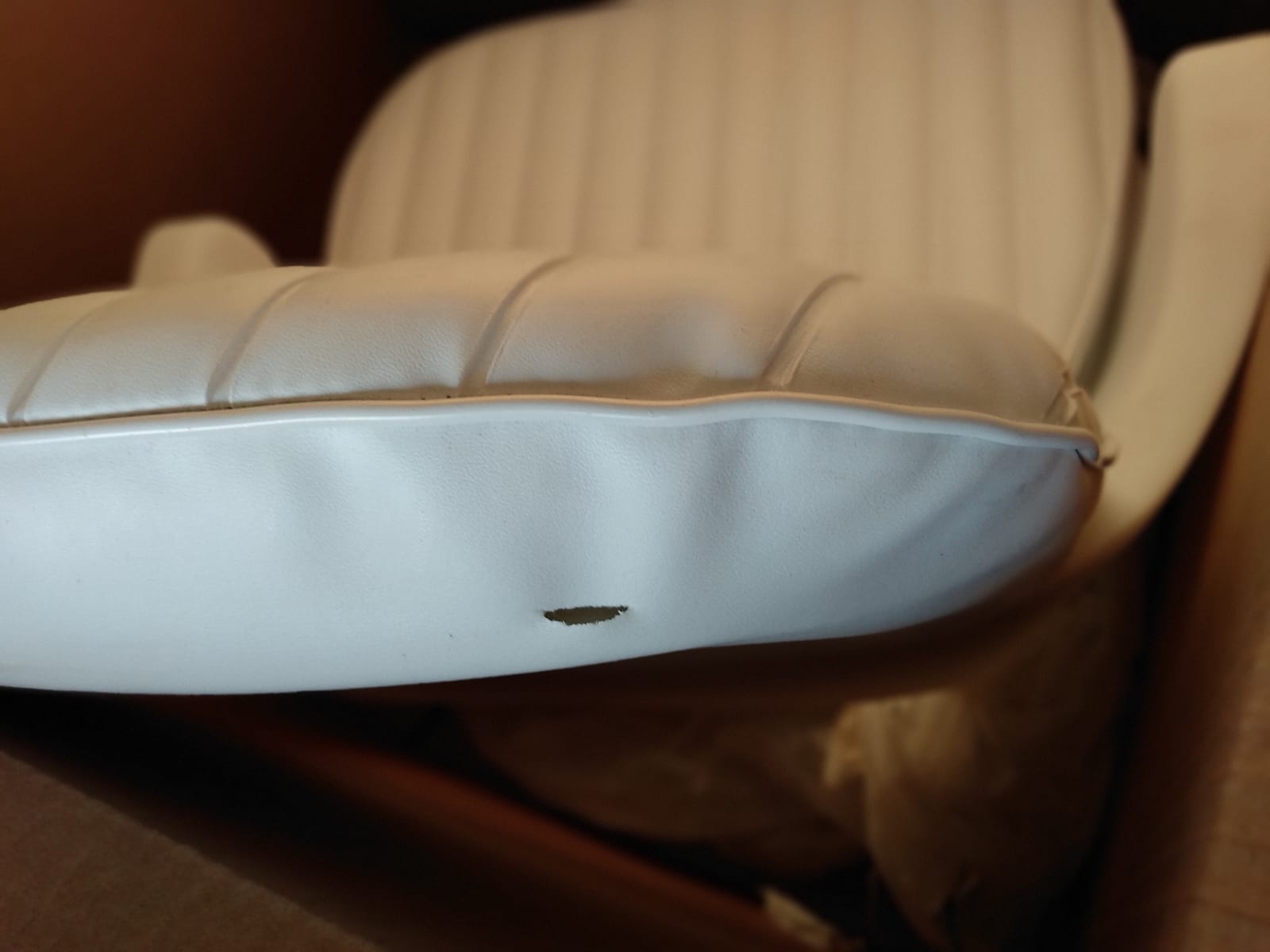 Moeller Marine Moeller ST2000-HD, Boat Helm Seat and Cushion, Includes Mounting Plate , White , 24.5