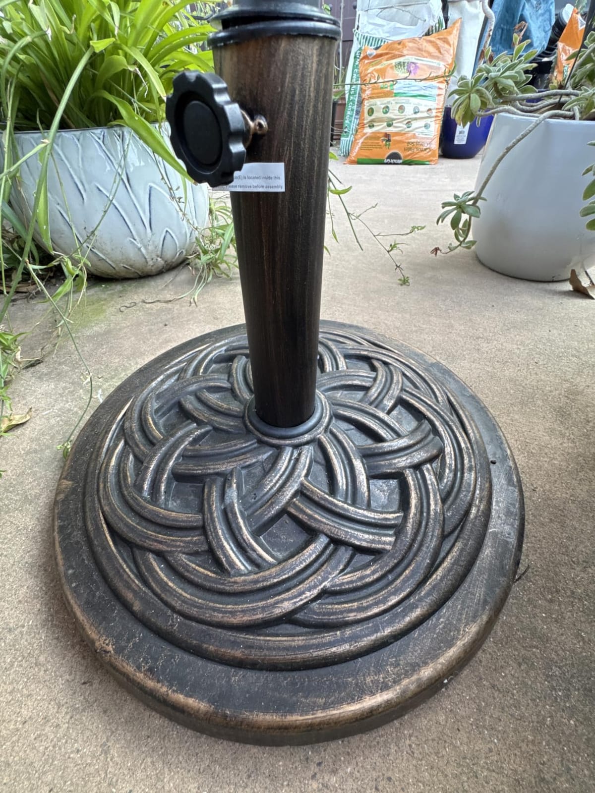 UBP18181-BR 18-Inch Cast Stone Umbrella Base, Made from Rust Free Composite Materials, Bronze Powder Coated Finish customer photo 1