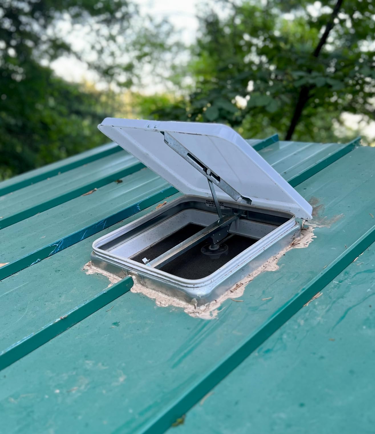 Camco RV Roof Vent Kit - Features Waterproof Design & Translucent Lid - Includes Built-In Screen - Compatible w/RV Roofs from 1.25” to 2.25” Thick - Replace Ventline, Jensen & Elixir Vents (40480) customer photo 1