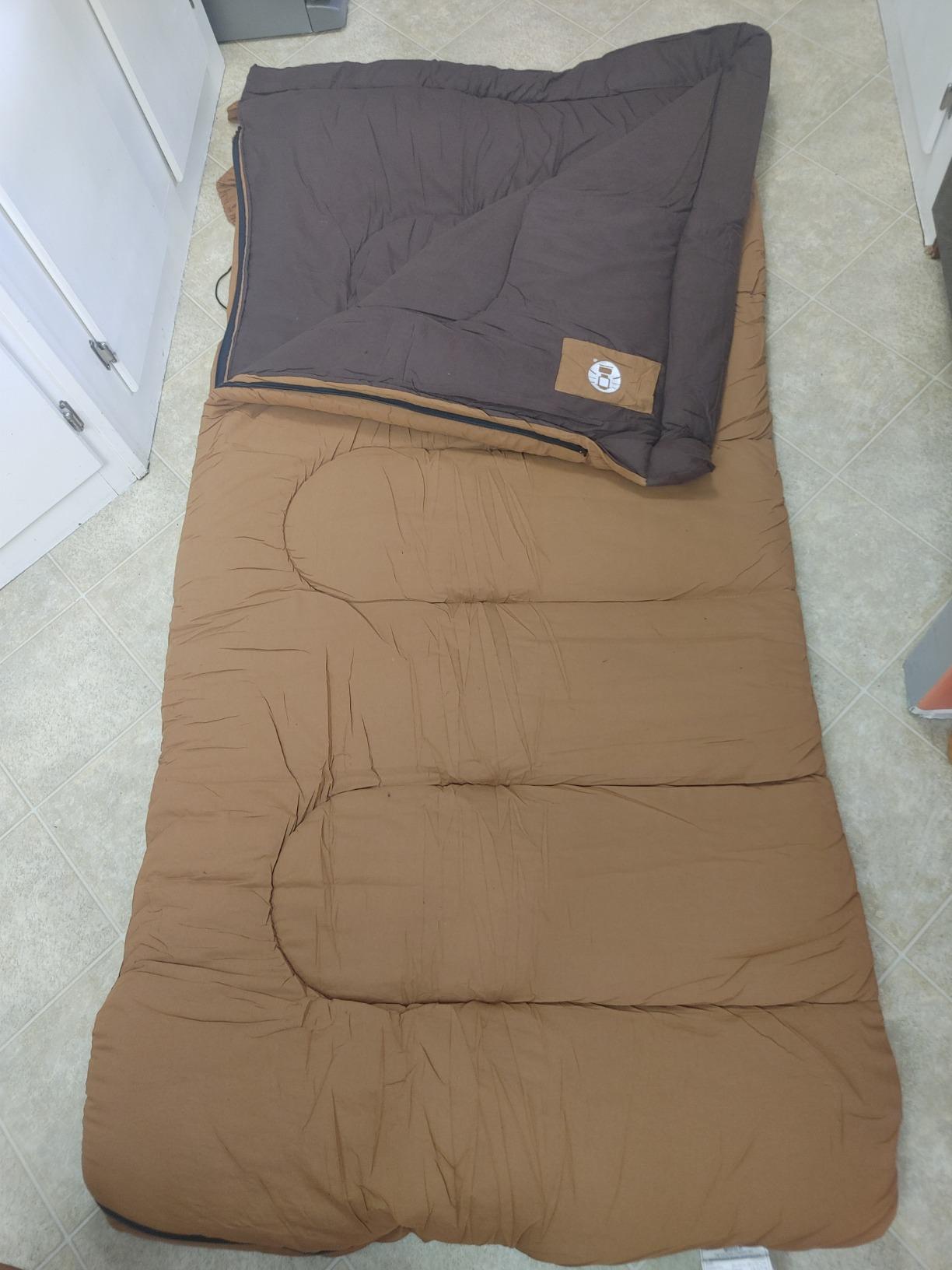 Coleman Dunnock 20°F Big ‘n Tall Sleeping Bag, Cold-Weather Sleeping Bag Fits Adults up to 6ft 4in, Machine Washable, Flannel Liner customer photo 1