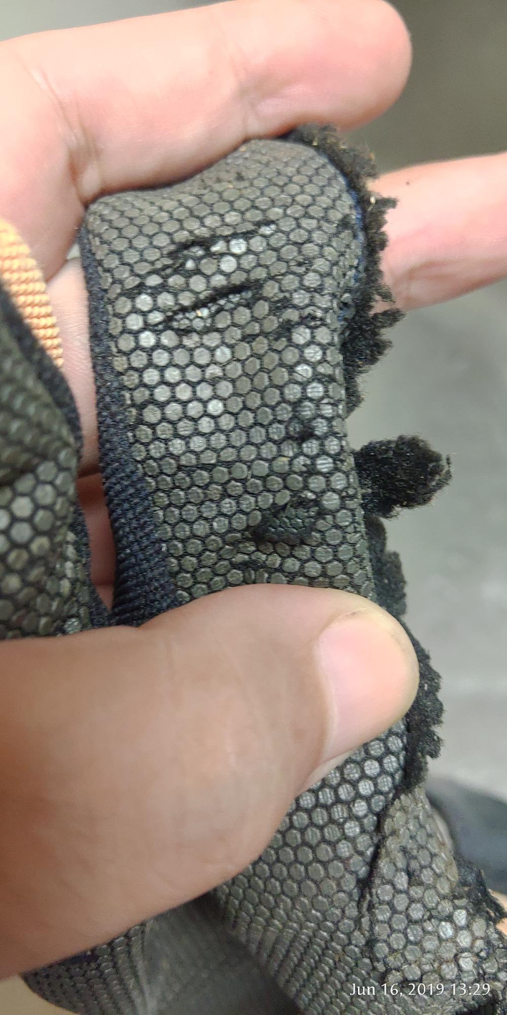 Lindy Fish Handling Glove Puncture-Proof and Cut Resistant Fish-Grabbing Glove customer photo 2