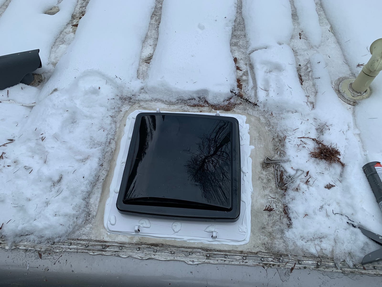 MAXXAIR Maxxfan Plus High Powered 10-Speed RV Intake and Exhaust Fan - Manual or Remote Control Electric Opening, Easy Ceiling Controls, Rain Sensor with Automatic Lid Closure, Smoke (00-04500K) customer photo 2