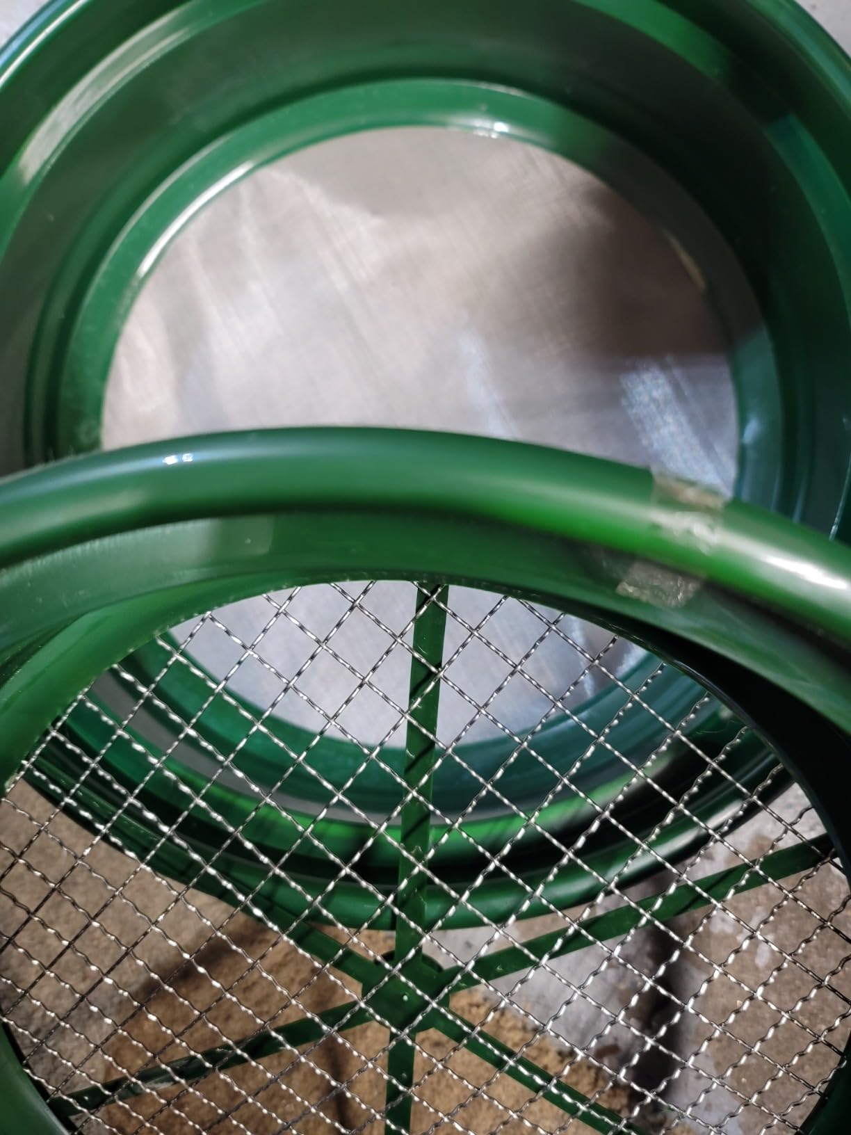 SE 13.25 Inch Wide Stackable Classifier Gold Prospecting Pan - 1/8 Inch Stainless Steel Mesh Sifting Pan, Green customer photo 1