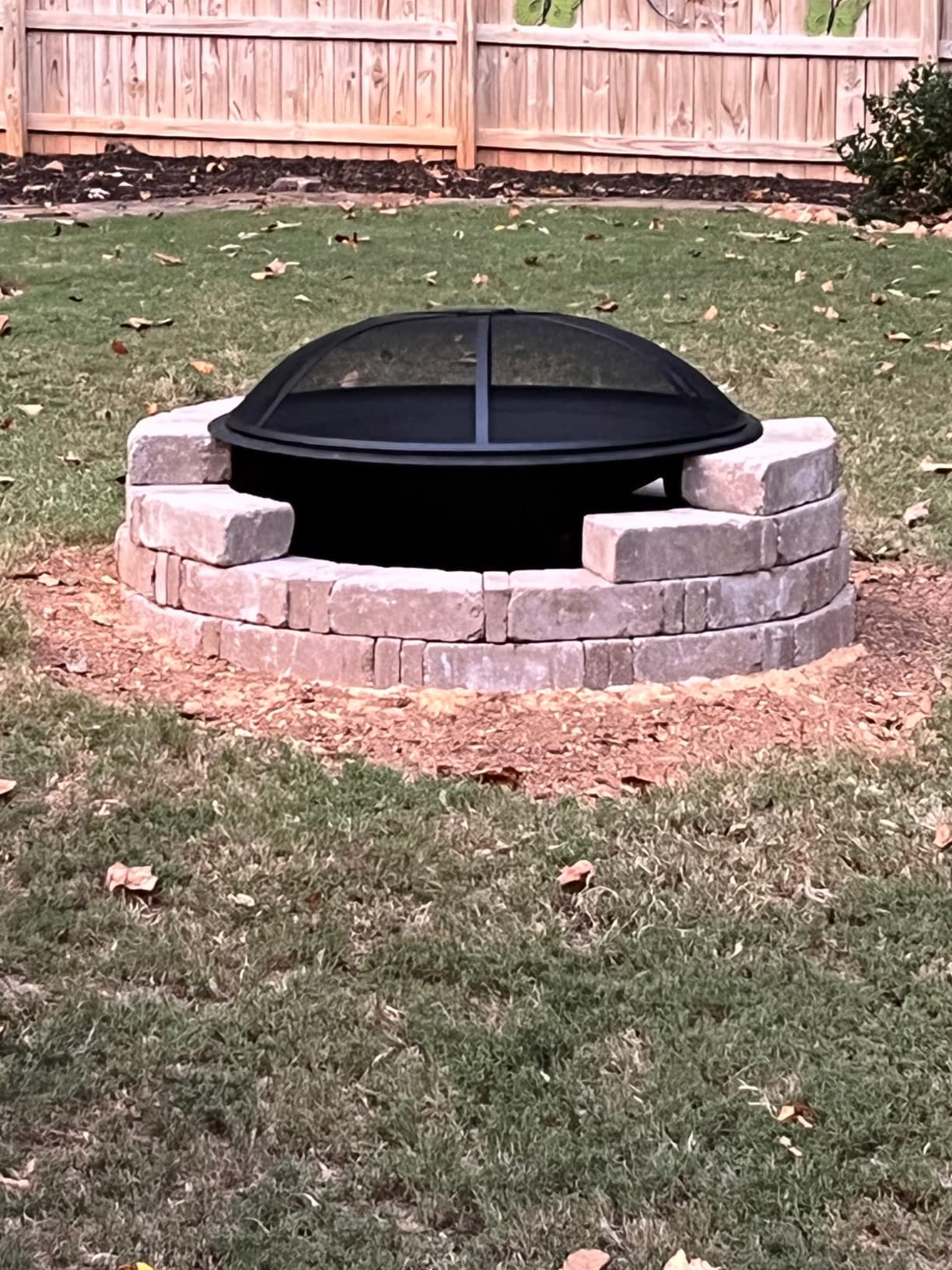 Sunnydaze Heavy Duty Steel Metal Mesh Fire Pit Screen, Round, 24