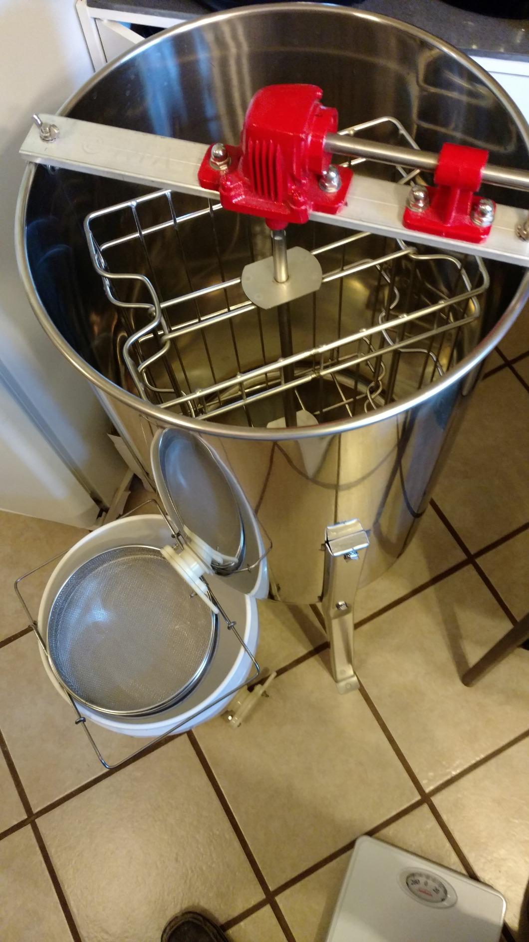 VIVO BEE-V003D Honey Extractor, 3 Frame customer photo 1