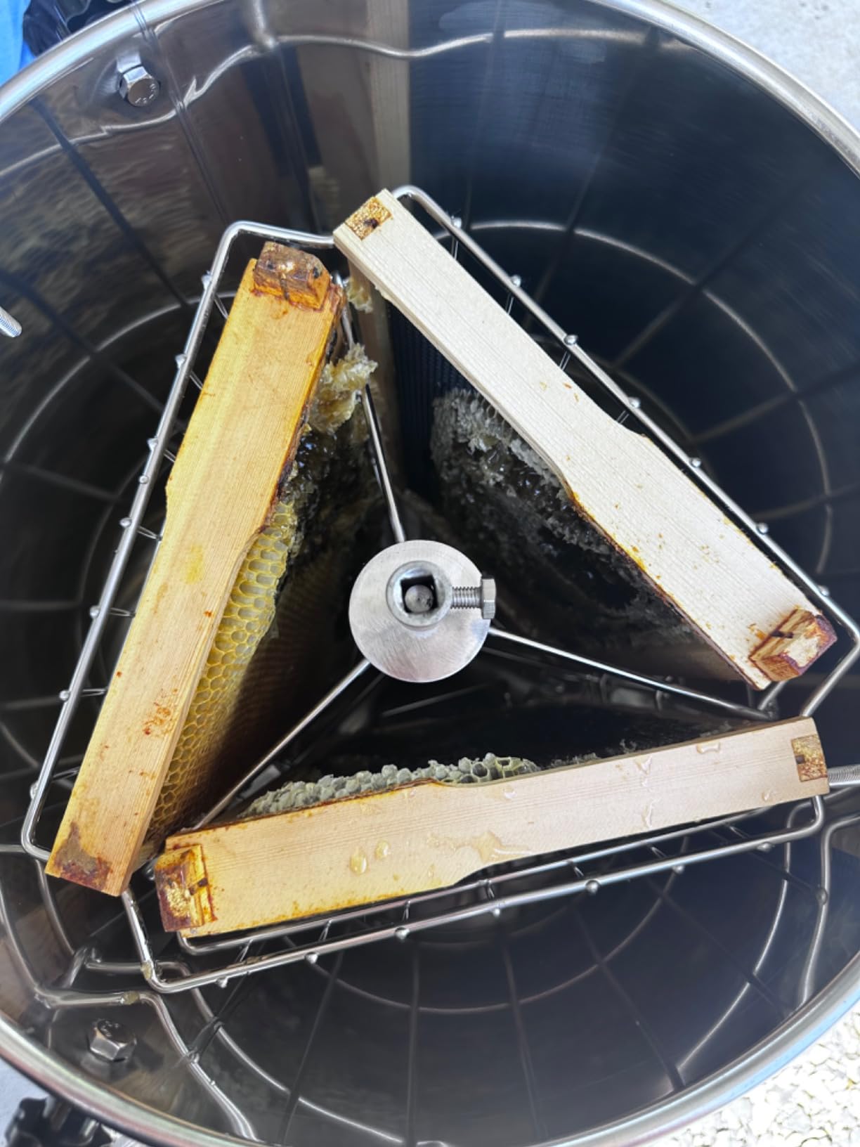 VIVO BEE-V003D Honey Extractor, 3 Frame customer photo 2