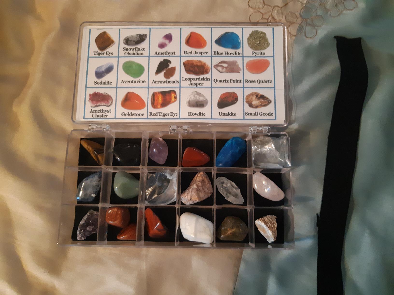 DANCING BEAR 18 Pc Rock and Mineral Educational Collection & Deluxe Collection Box with Description Sheet and Educational Information. Limited Edition, Geology Gem Kit for Kids with Display Case customer photo 1