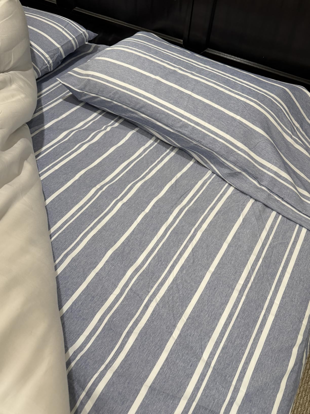 Queen 6 Piece Bed Sheet Set - Comfy, Breathable & Cooling Sheets - White customer photo 2