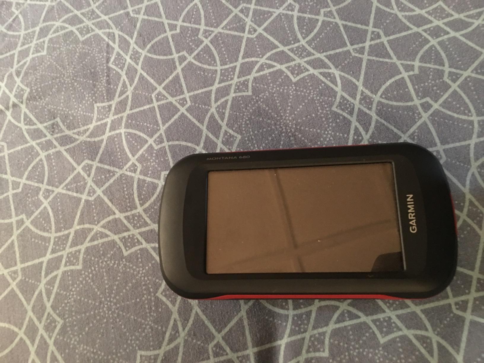 Garmin Montana 680, Touchscreen Hiking Handheld, GPS/GLONASS with 8 Megapixel Camera customer photo 1
