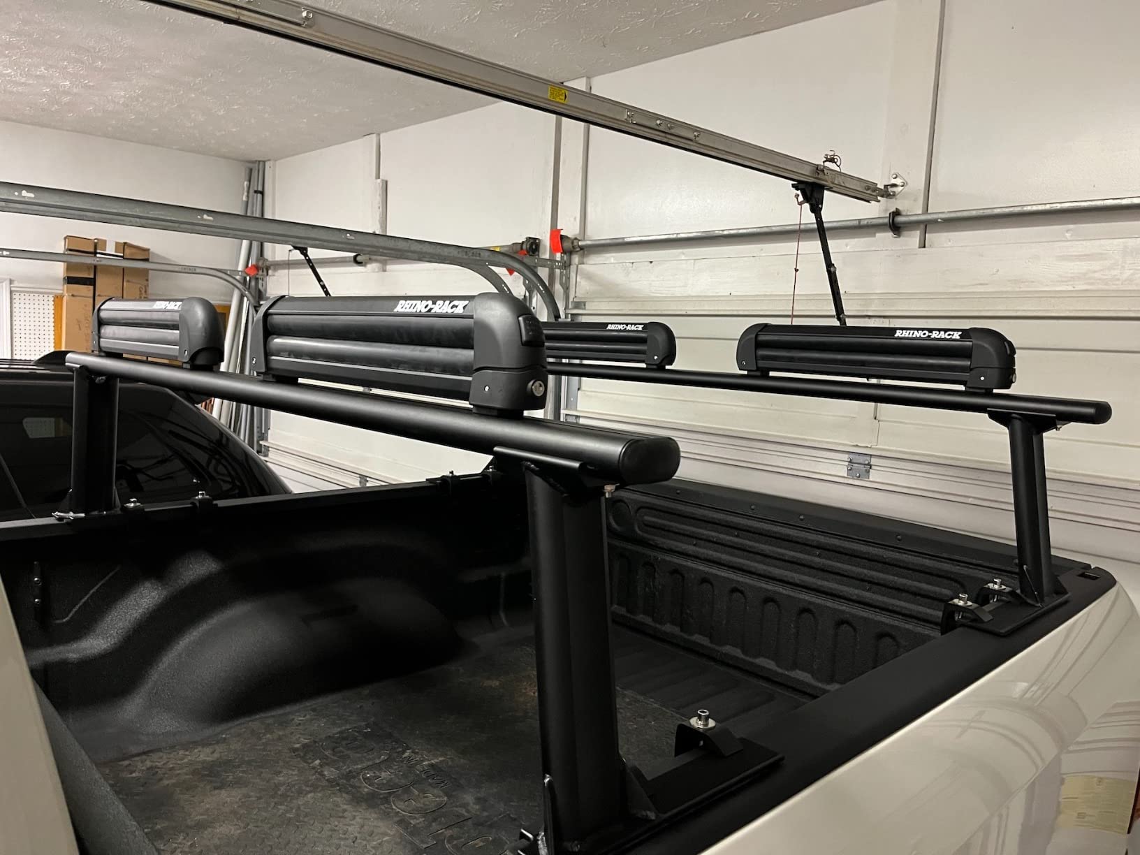 Rhino-Rack Carrier for Skis, Snowboards, Fishing Rods, Paddles, Skateboards, Water Skis, Wakeboard & More, Universal Mounting, Easy to Use, Locking, Lightweight & Heavy Duty, Suitable for All Vehicles customer photo 1