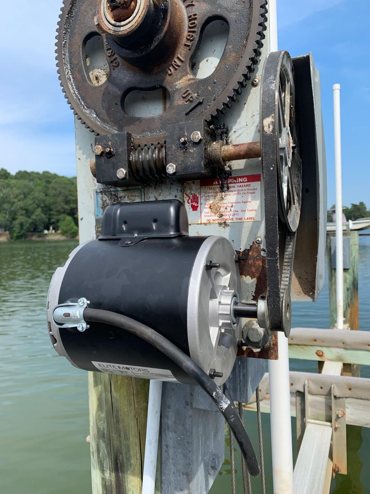 Elite 3/4 HP Painted 56 Frame Boat Lift Motor - Motor Only customer photo 1