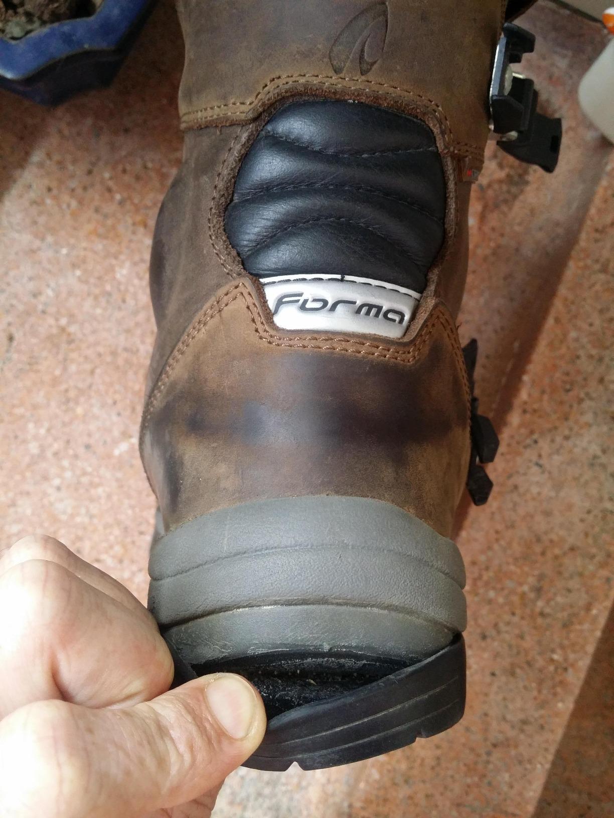 Forma Unisex-Adult Adventure Low Boots customer photo 2