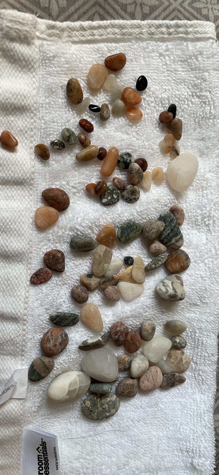 National Geographic Starter Rock Tumbler Kit for Kids and Adults | Leak-Proof Rubber Barrel, 1/2 Lb. Rough Gemstones, 4-Stage Polishing Grit, Jewelry Fastenings, Geology Hobby, Birthday Gift customer photo 2