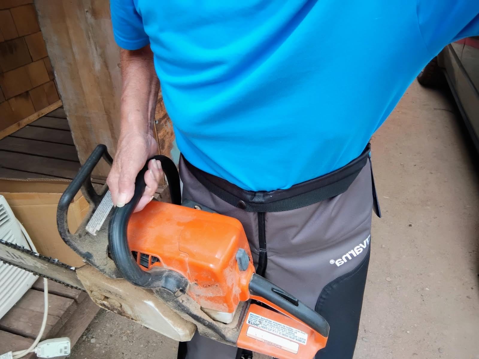 Husqvarna 587160702 Apron Chainsaw Chaps, 38-Inch, Black Apron customer photo 1