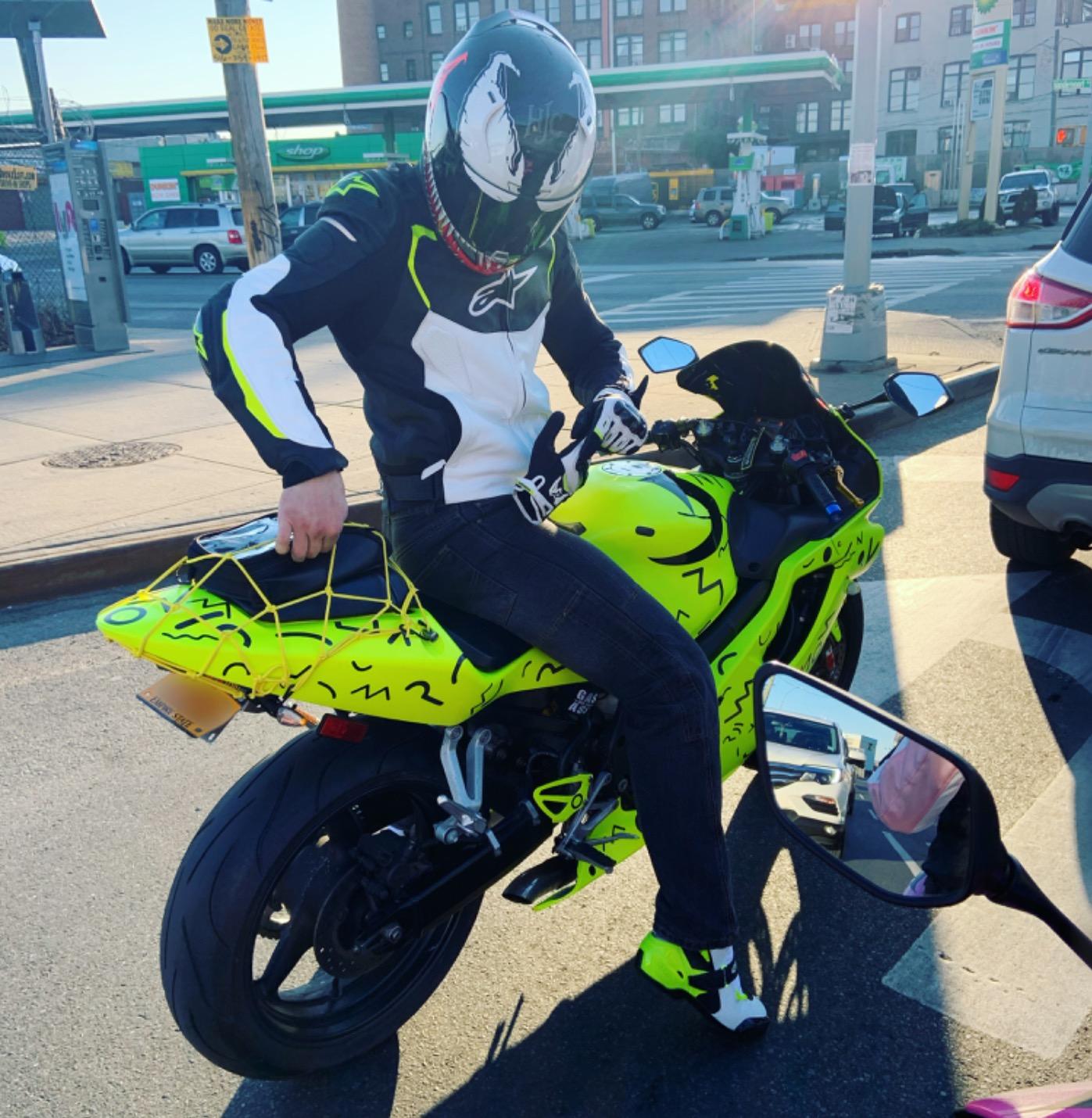 Alpinestars SMX-2 Air Carbon V2 Gloves - Black, Full-Grain Leather & 3D Mesh, Carbon Knuckle Protection, Touchscreen Compatible, Pre-Curved Design customer photo 1