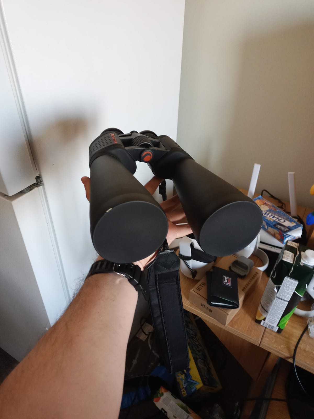 Celestron SkyMaster 15-35x70 Binoculars with Zoom for Long-Range Viewing | 15-35x Zoom Astronomy Binoculars, Multi-Coated BaK-4 Optics, Long-Distance Viewing, Long Eye Relief, Tripod Adapter Included customer photo 1