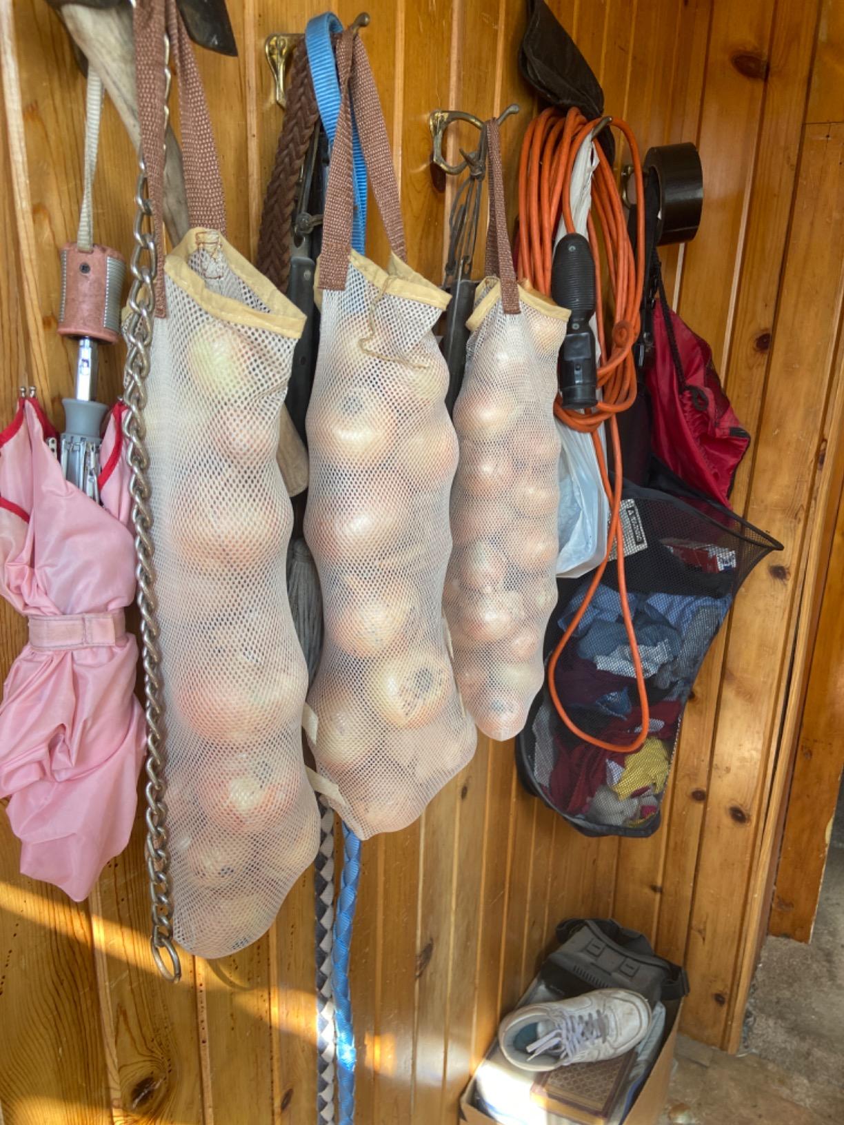Ahyuan Hanging Mesh Storage Bags 5 Pack Onion Garlic Potatoes Net Mesh Bag Long and Large Reusable Net Produce Bags for Fruit Veggies Garbage Bag for Home RV Camper customer photo 1