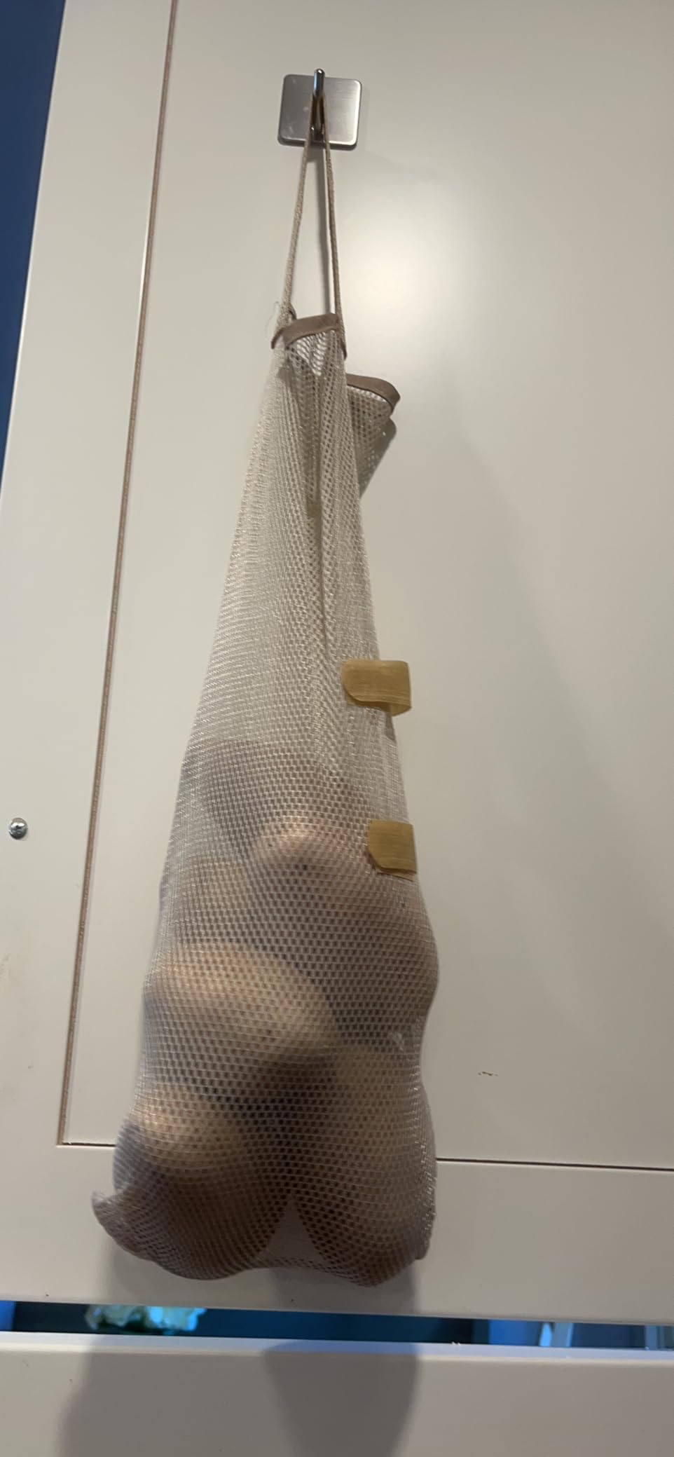 Ahyuan Hanging Mesh Storage Bags 5 Pack Onion Garlic Potatoes Net Mesh Bag Long and Large Reusable Net Produce Bags for Fruit Veggies Garbage Bag for Home RV Camper customer photo 2