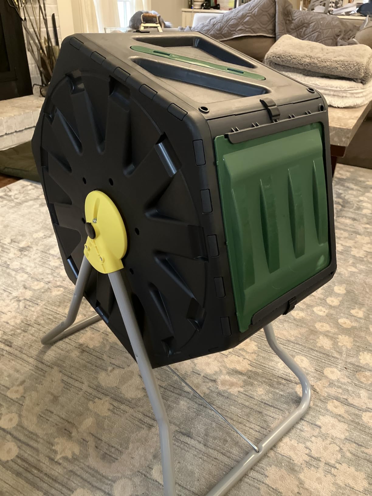 Miracle-Gro Dual Chamber Compost Tumbler – Easy-Turn, Heavy-Duty Outdoor Bin Composter with 2 Sliding Doors (2x18.5 Gal/70L customer photo 2