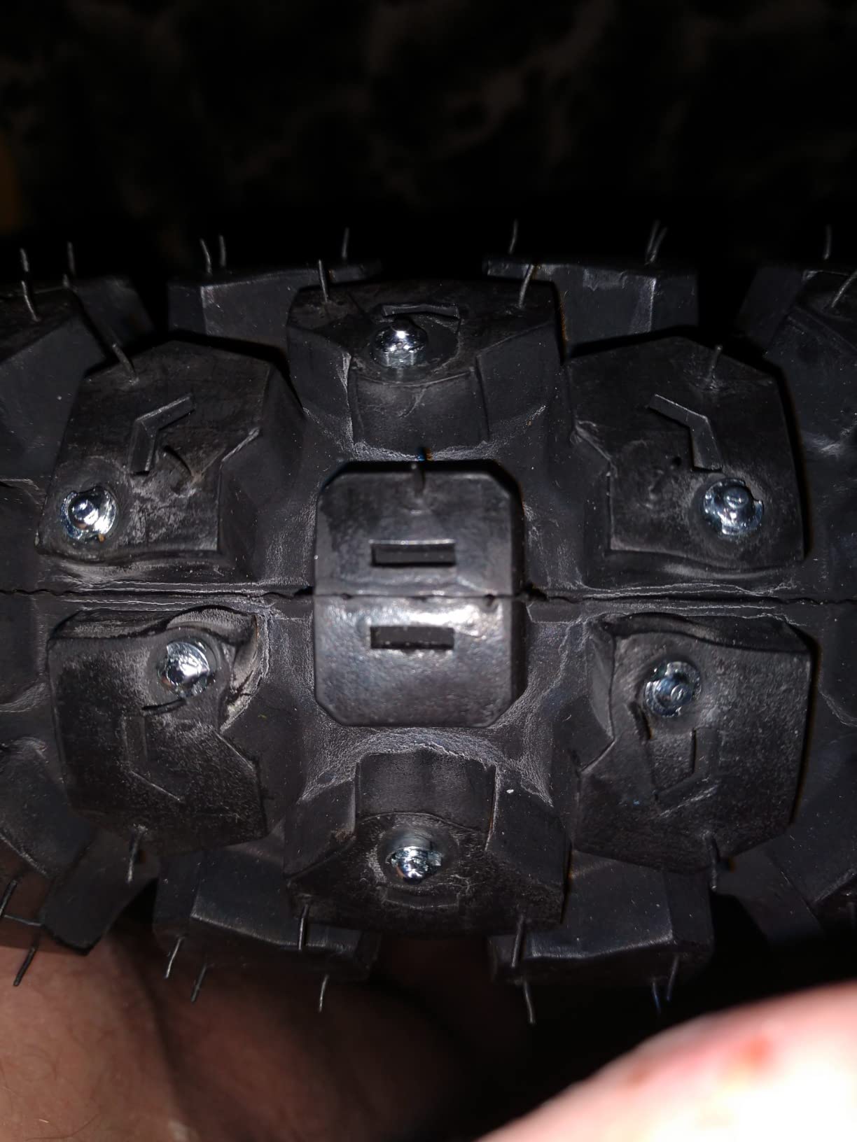 Tires Studs/Screw Snow Carbide Spikes/Wheel Tyres Studs for Racing car,Bicycle,Bike,Fat Bikes, Scooters Tires,Running Shoes Boots in Winter 7 * 9.9mm 100PCS customer photo 2