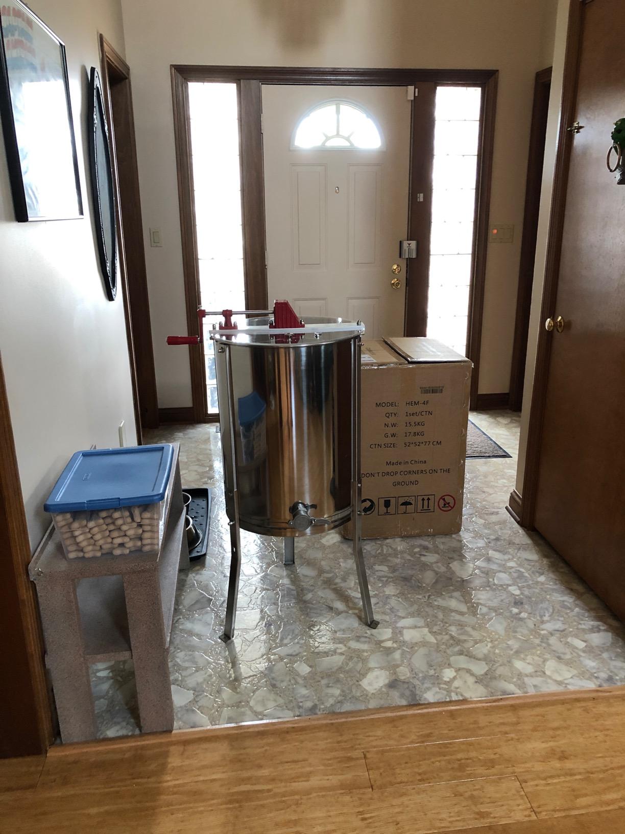 VINGLI 2 Frames Manual Honey Extractor Separator, Food Grade Stainless Steel Honeycomb Spinner Drum Crank By Hand with Adjustable Height Stands, Beekeeping Pro Extraction Apiary Centrifuge Equipment customer photo 2