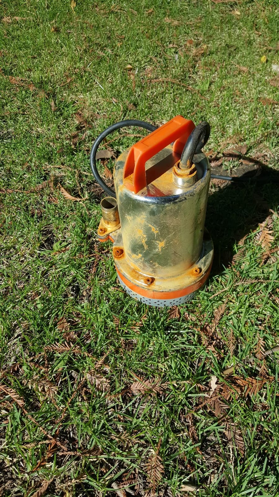 Amarine Made DC 12V Farm & Ranch Solar Water Pump Submersible Well booster Pump 26ft Lift Deep Well Pump(Orange) customer photo 1