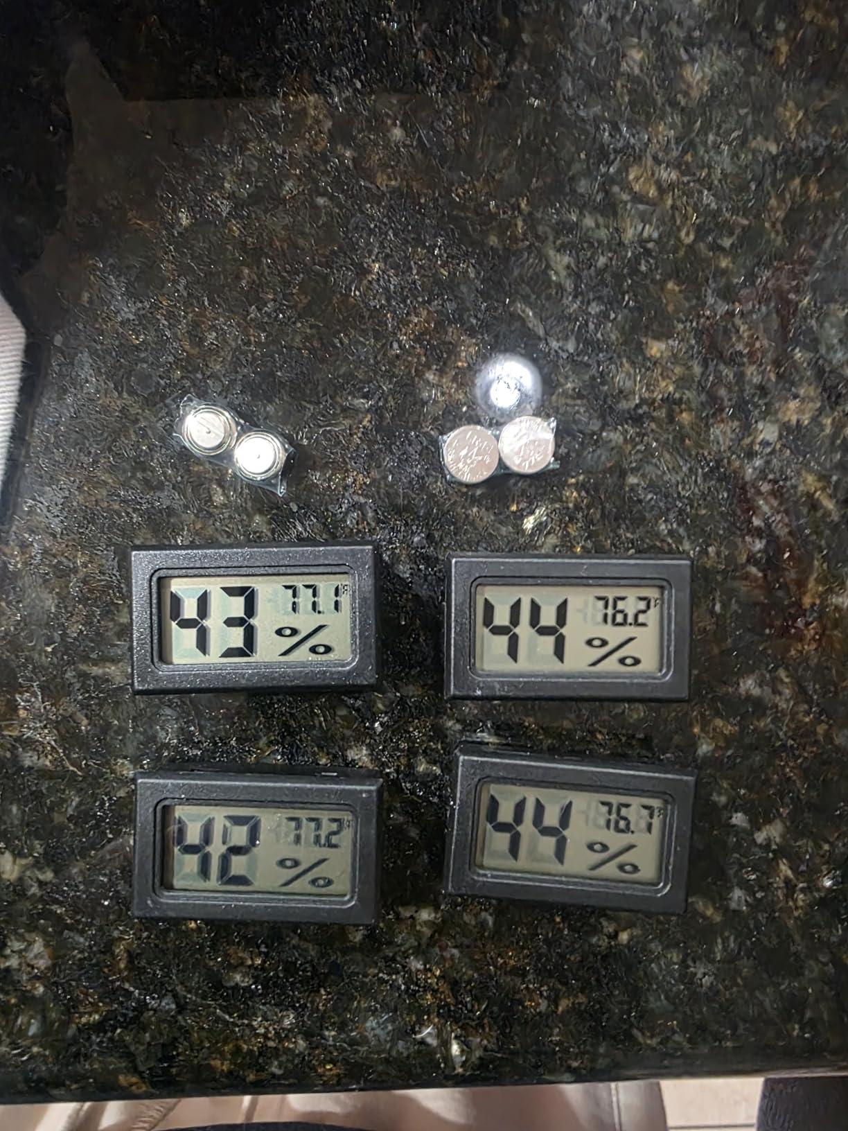 4-Pack Mini Indoor Temperature Humidity Meters Digital Gauge customer photo 1