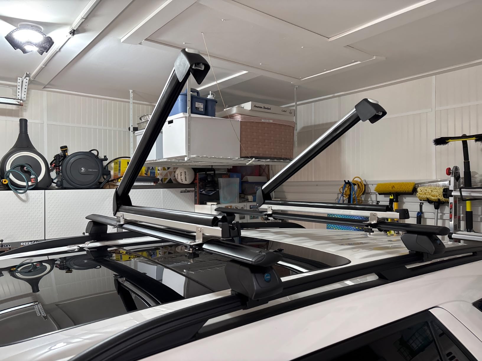 AA Products Inc. 33'' Aluminum Universal Ski Roof Rack Fits 6 Pairs Skis or 4 Snowboards, Ski Roof Carrier Fit Most Vehicles Equipped Cross Bars customer photo 2