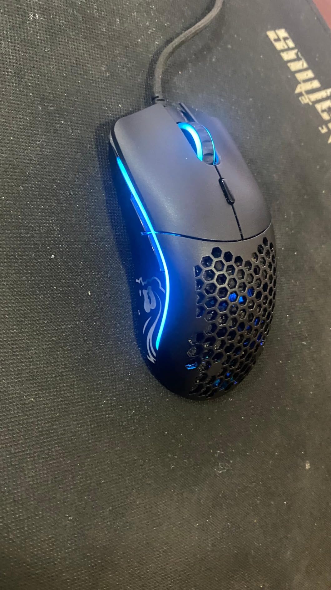 Glorious Model O Wired Gaming Mouse 67g Superlight Honeycomb Design, RGB, Pixart 3360 Sensor, Omron Switches, Ambidextrous - Matte White customer photo 1