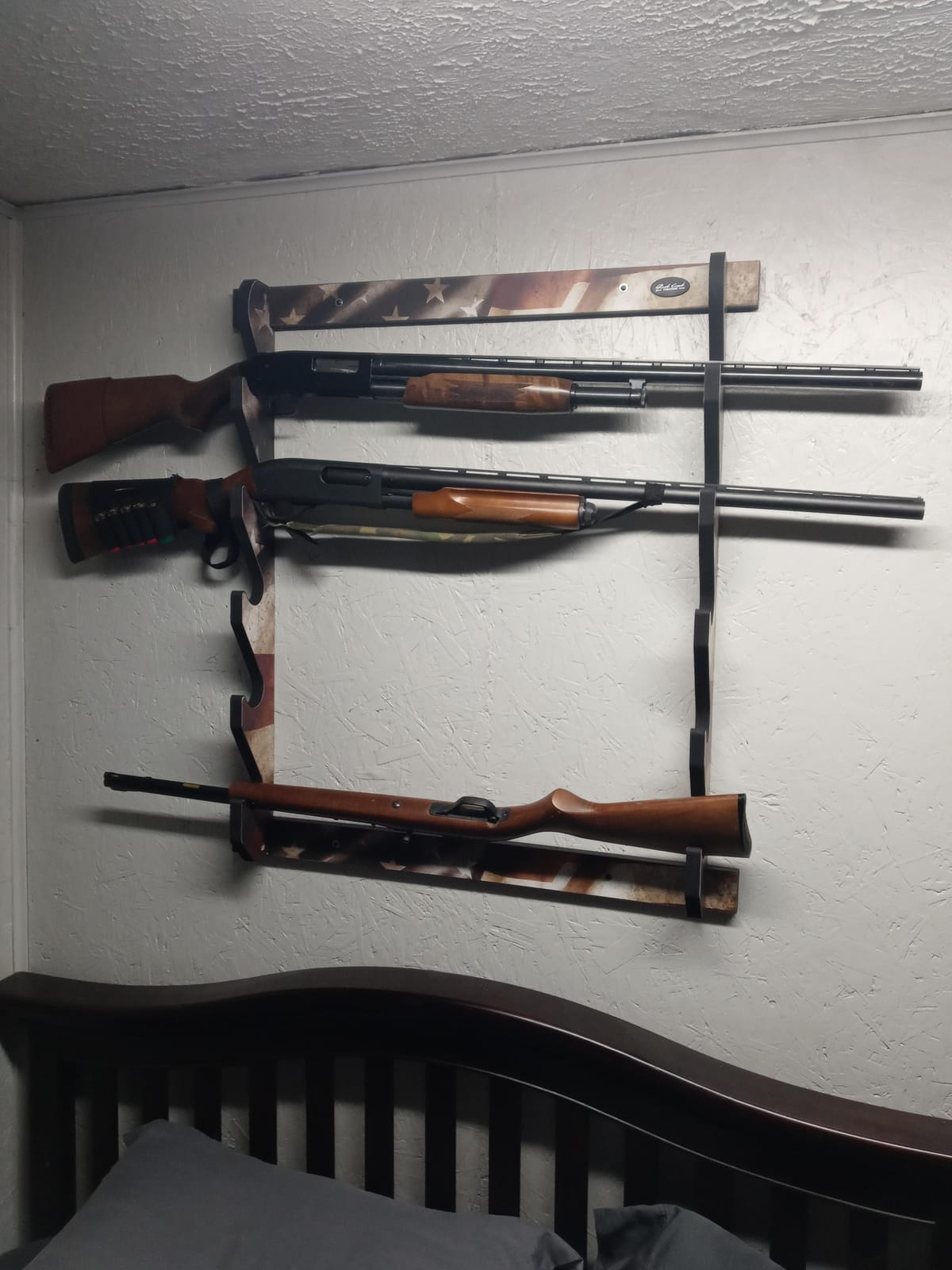 Rush Creek Creations Indoor Wood Wall Gun Rack for up to 5 Rifles or Shotguns, 5-Gun Wall-Mount Long Gun Display Rack with EVA Padded Grooves and Mounting Hardware, American Cherry customer photo 1
