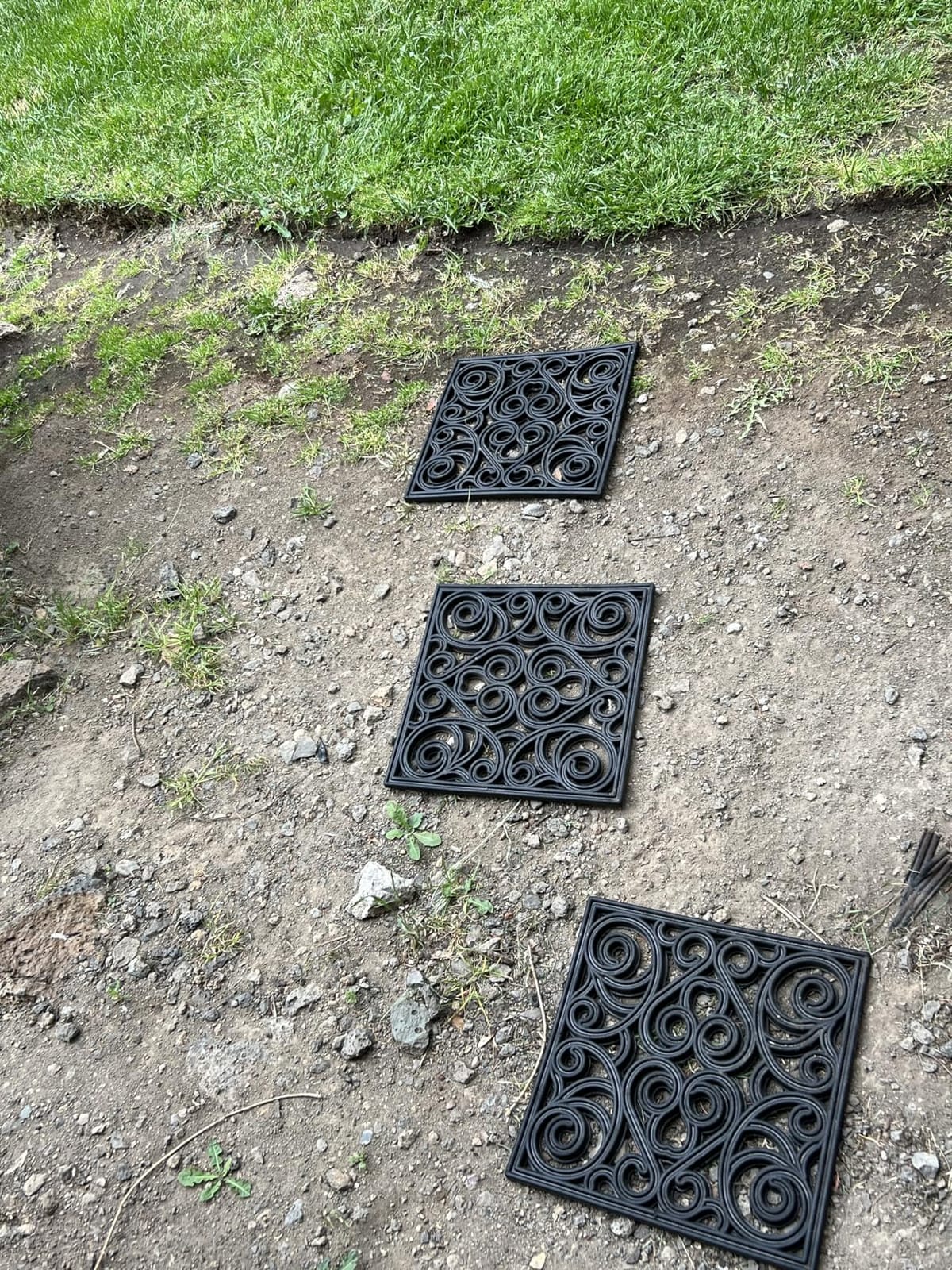 BIRDROCK HOME Rubber Stepping Stones - Decorative Pavers for Garden Path, Patio, Lawn, Yard, and Backyard Landscaping - Easy Install Outdoor Walkway Pathway, Ground Tiles - Copper - Set of 3, 12 x 12 customer photo 2