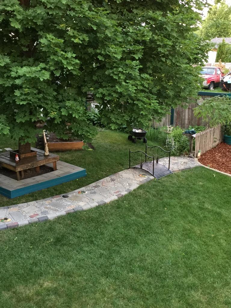 Outsunny 4’ Metal Arch Backyard Garden Bridge Easy Assembly Black Bronze customer photo 2