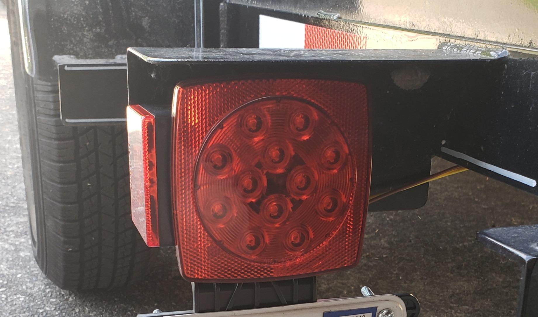 WoneNice LED Submersible Boat Trailer Tail Light and Wiring Kit customer photo 2