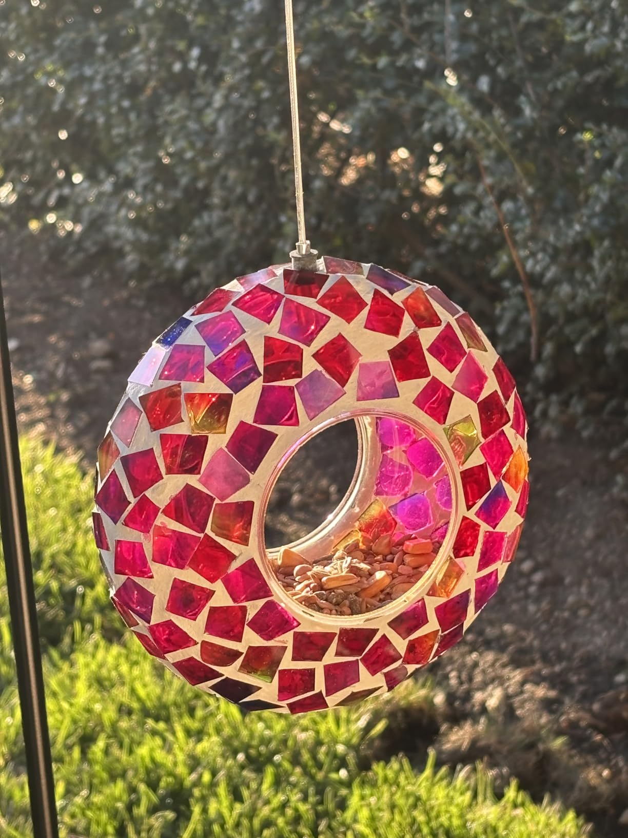 Sunnydaze Mosaic Glass Bird Feeder for Outdoors, Rainbow Daisies customer photo 2