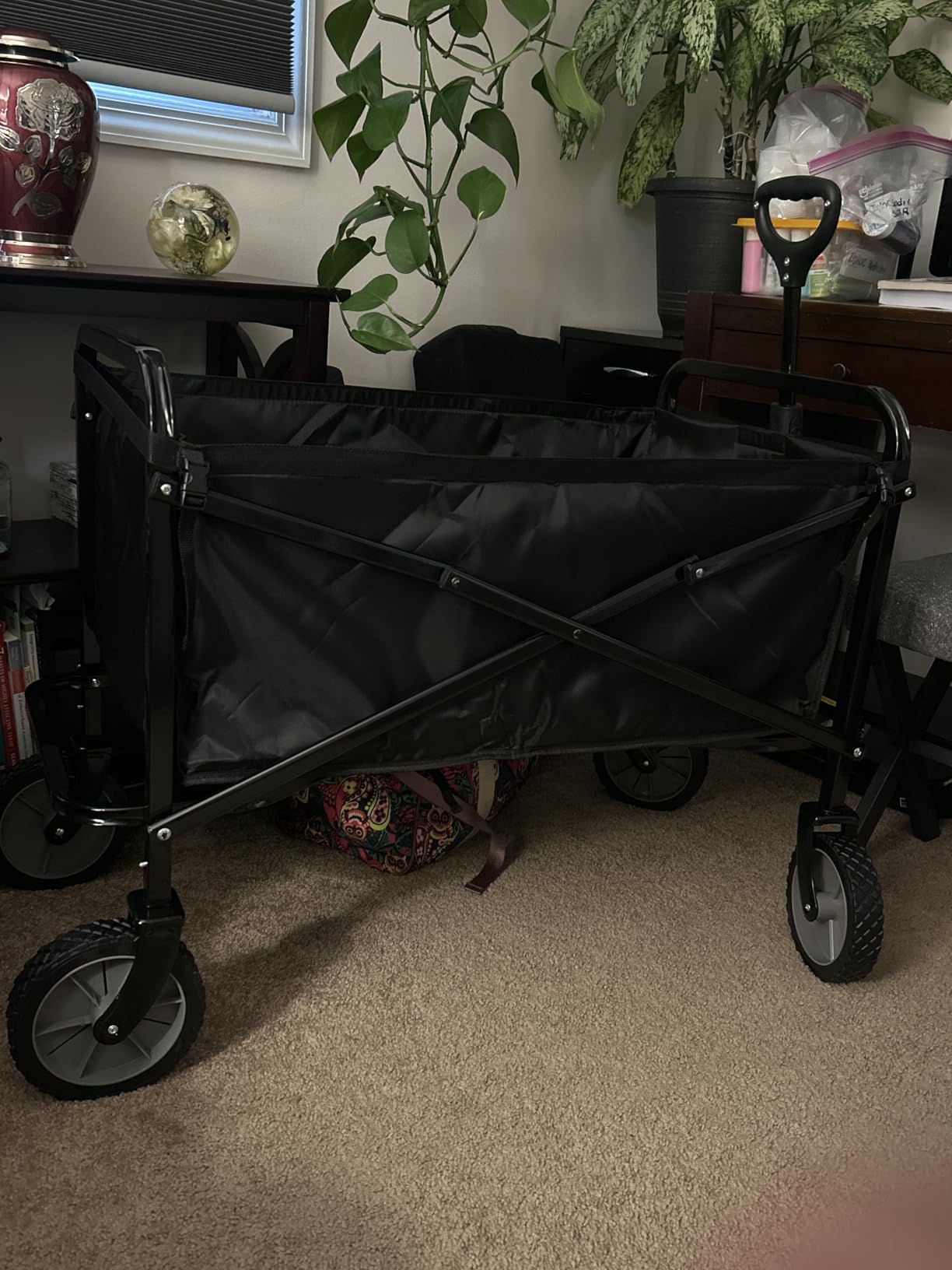 Amazon Basics Collapsible Heavy Duty Utility Wagon for Outdoor Sports, Camping, Garden, and Shopping, 265 Pounds Capacity, 27.6 x 40.9 x 20 inches, Black customer photo 1