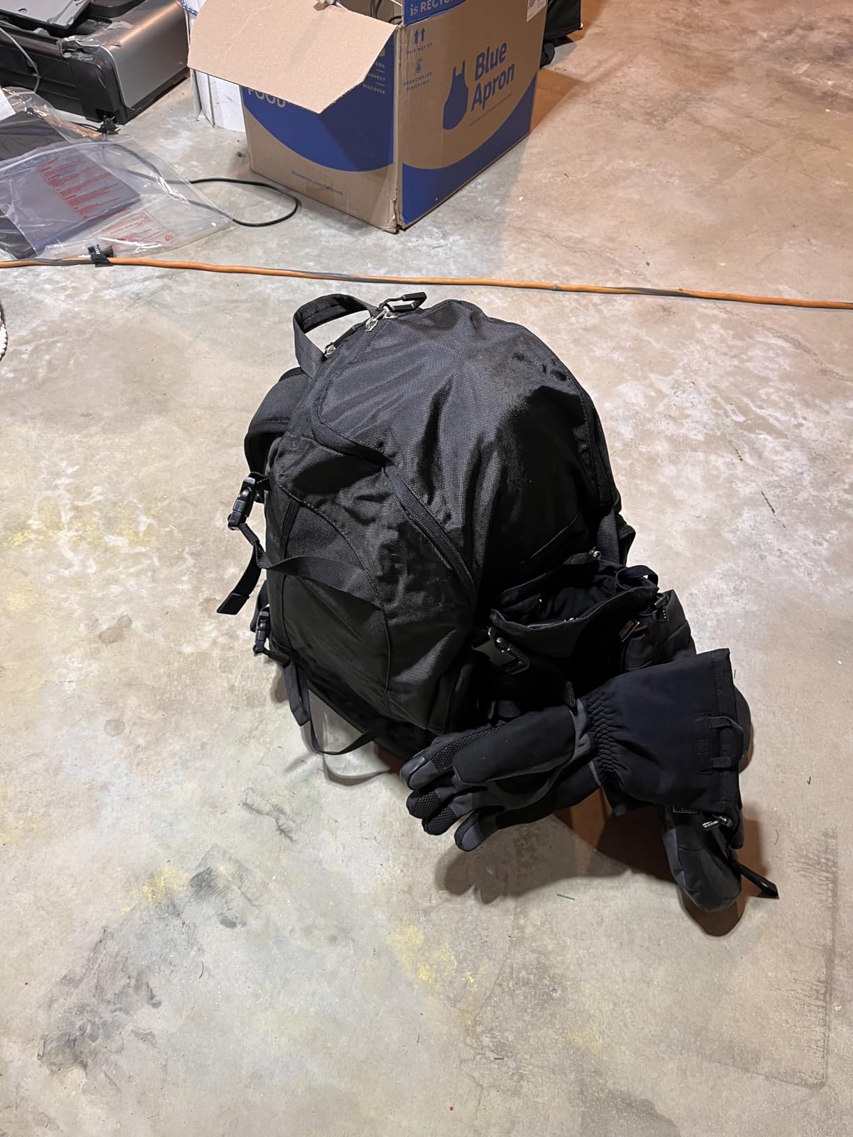 Unigear Ski Boot Bag Backpack 50L/70L for Helmet, Goggles, Skis & Snowboard customer photo 2