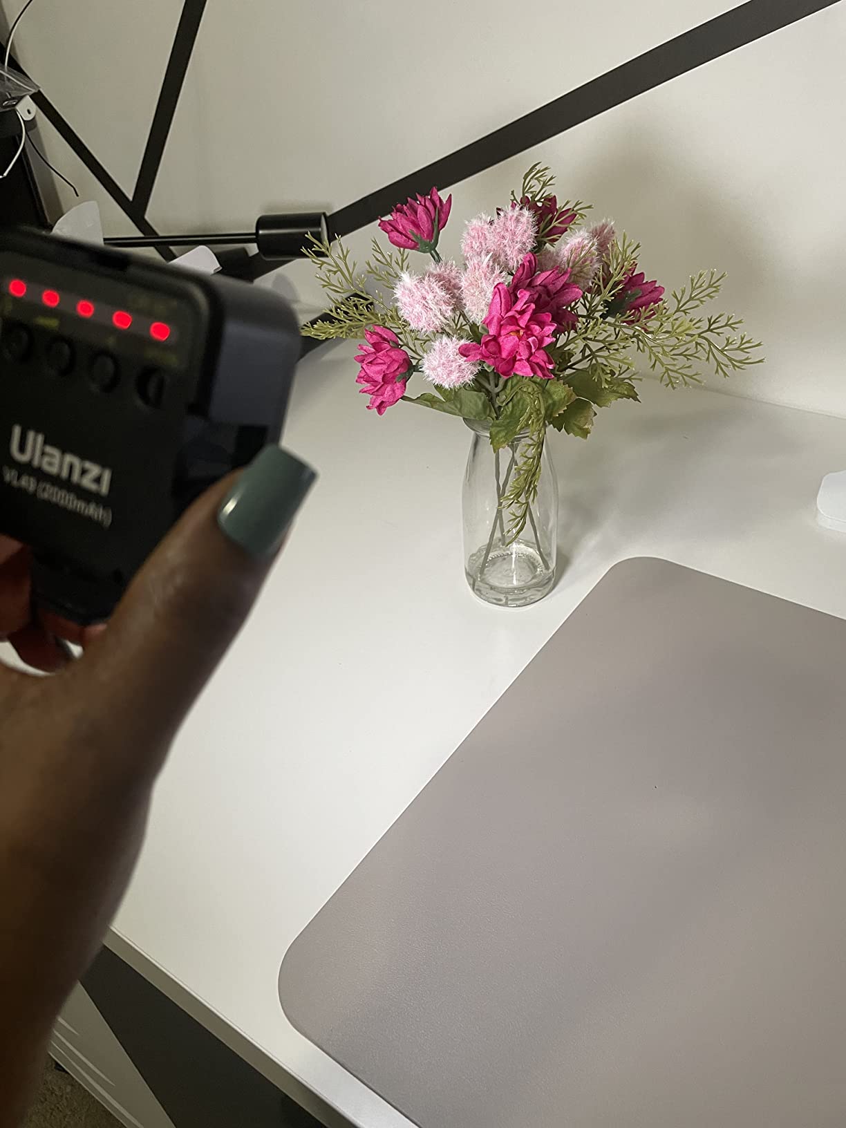 Ulanzi VL49 On-Camera LED Video Fill Light, 5500K 2000mAh Rechargeable customer photo 1