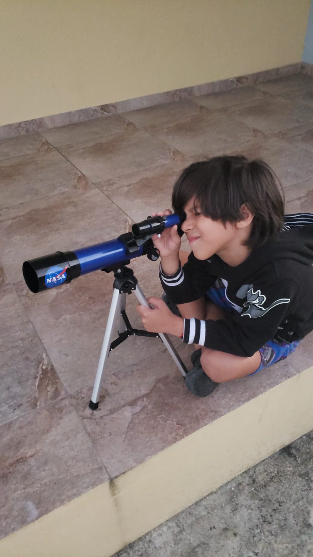 NASA Lunar Telescope for Kids Ages 8-12 with Tripod and Finder Scope customer photo 1