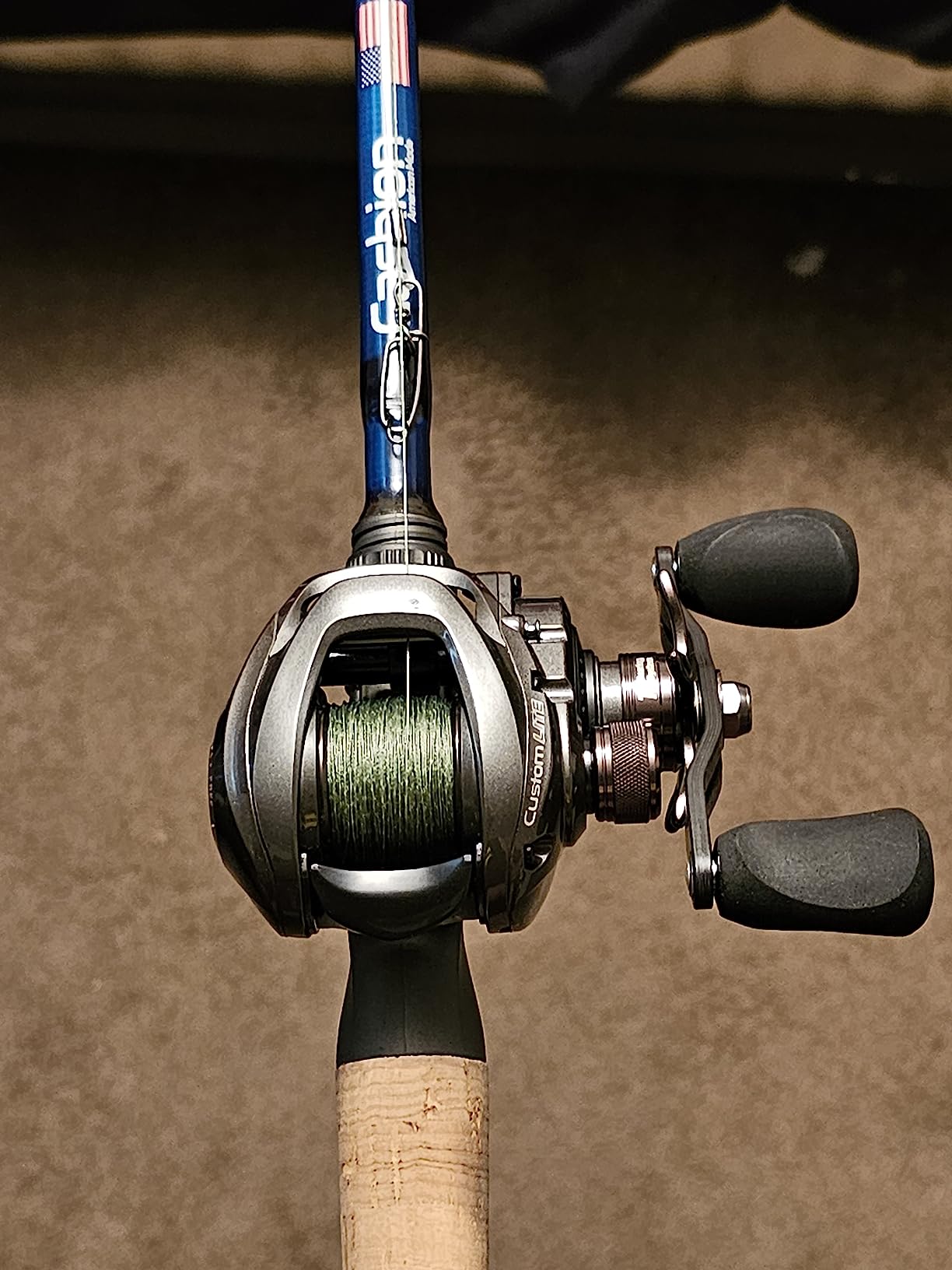 Lew's Custom Lite SS Baitcast Fishing Reel, 10+1 Double Shielded Bearings, Super Shallow 30 mm Spool, Tanso Tech Frame, Carbon Fiber Drag, Carbon Gray customer photo 2