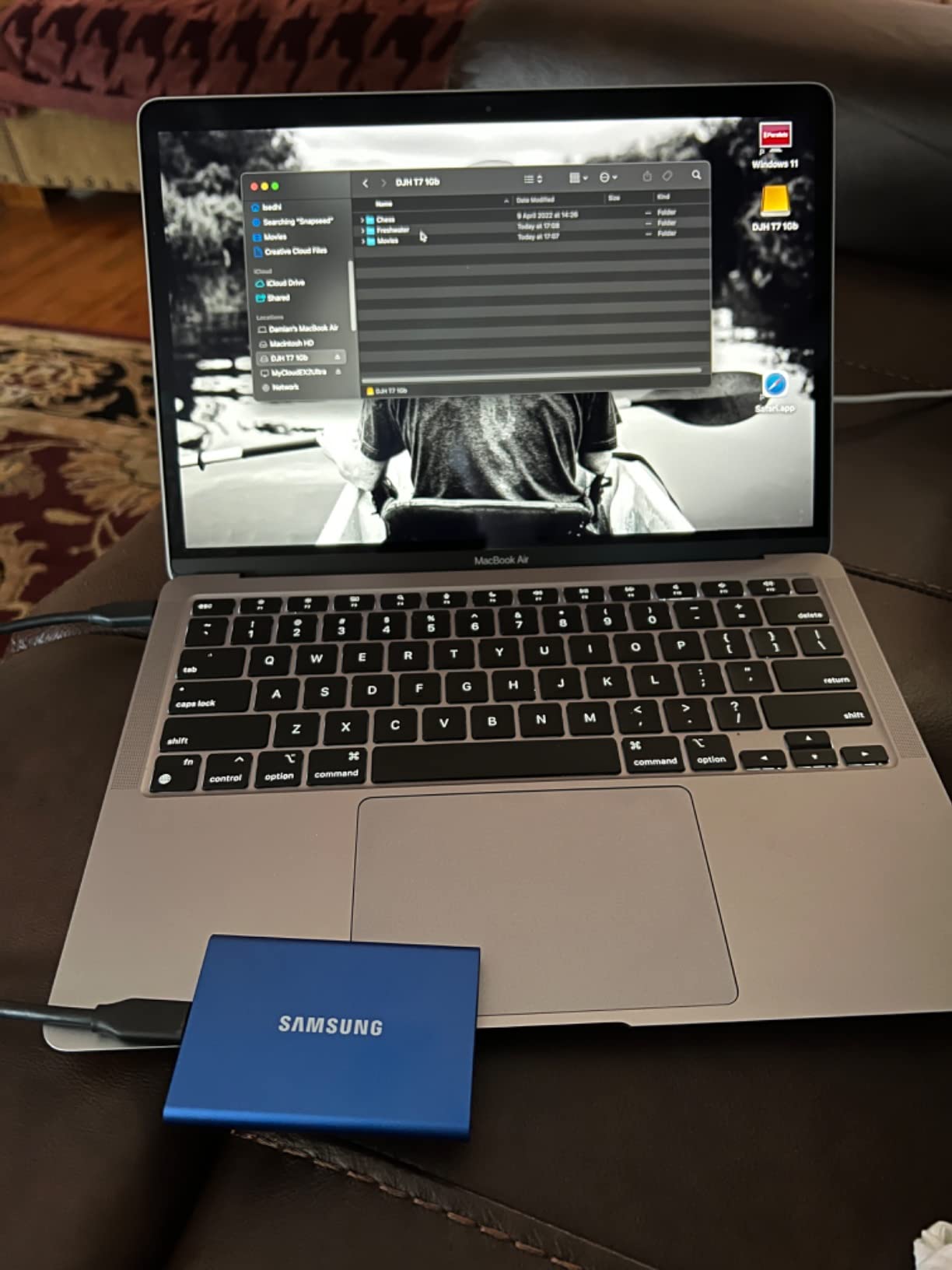 Samsung T7 Portable SSD 1TB Titan Gray, USB 3.2 Gen 2, Up to 1,050MB/s customer photo 2