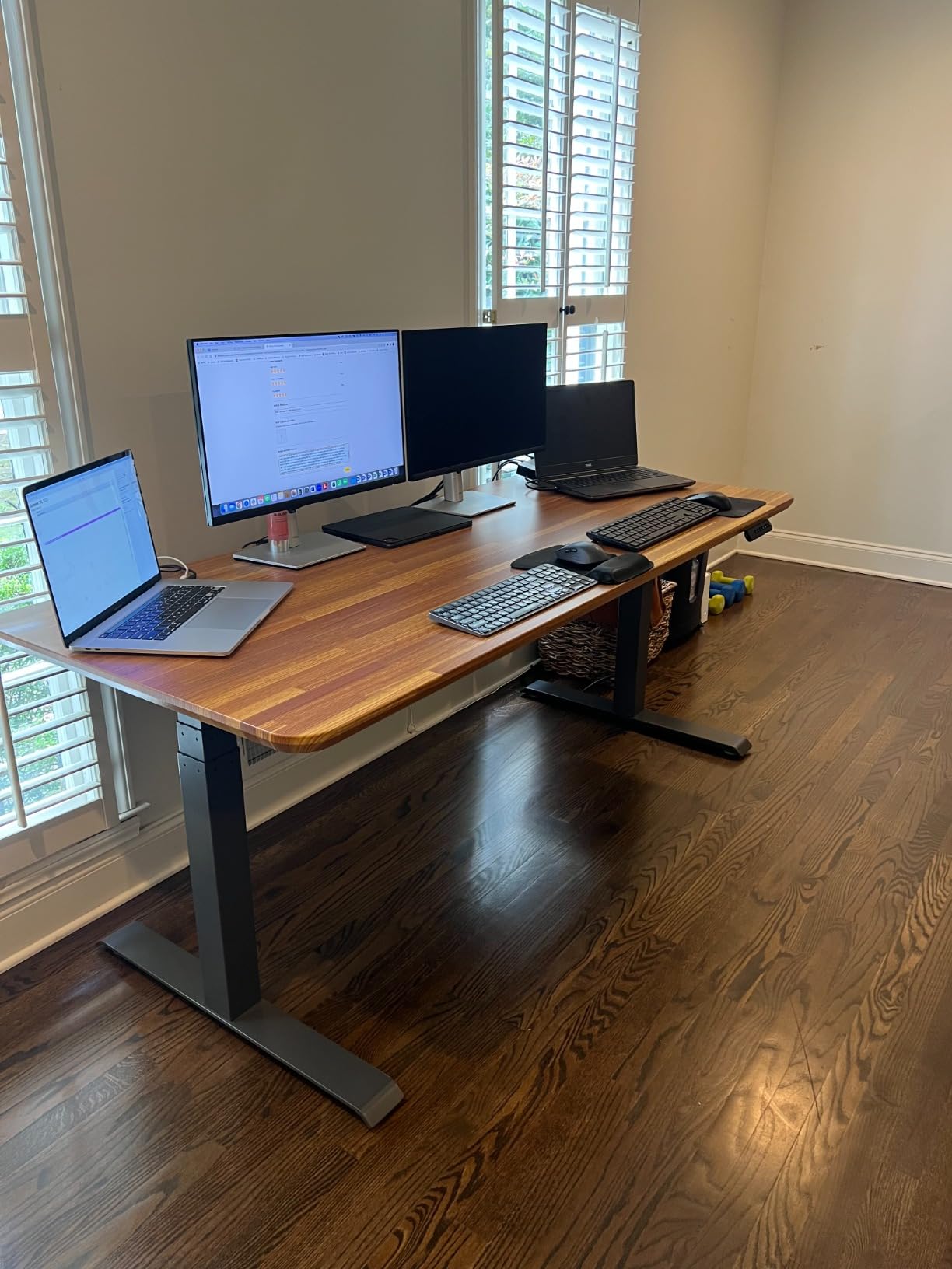 Vari Classic Electric Standing Desk – 60x30 – Reclaimed Wood/Slate customer photo 2