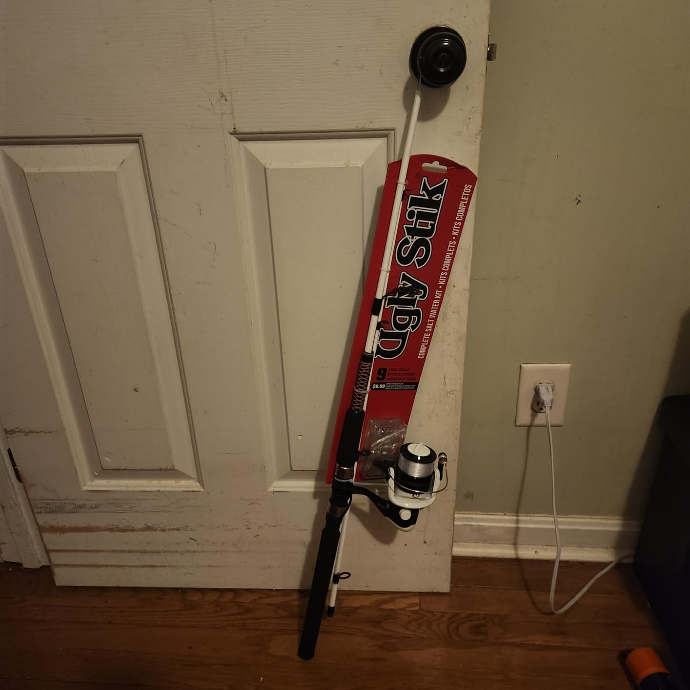 Ugly Stik Complete Spincast Reel and Fishing Rod Kit customer photo 2