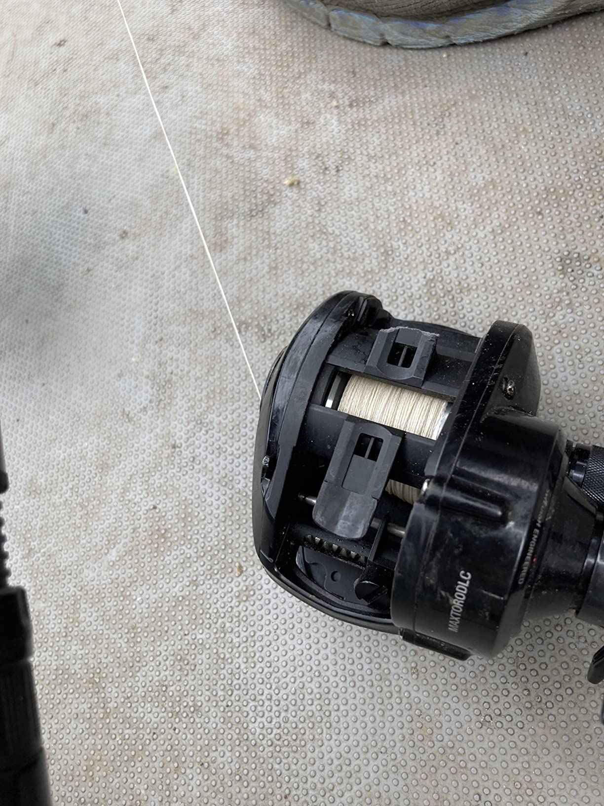 Abu Garcia Max Digital Line Counter Low Profile Baitcast Reel, Size LP (1498727), Carbon Fiber Star Drag, Max of 20lb | 9.0kg, Durable, Lightweight and Strong,Black customer photo 1