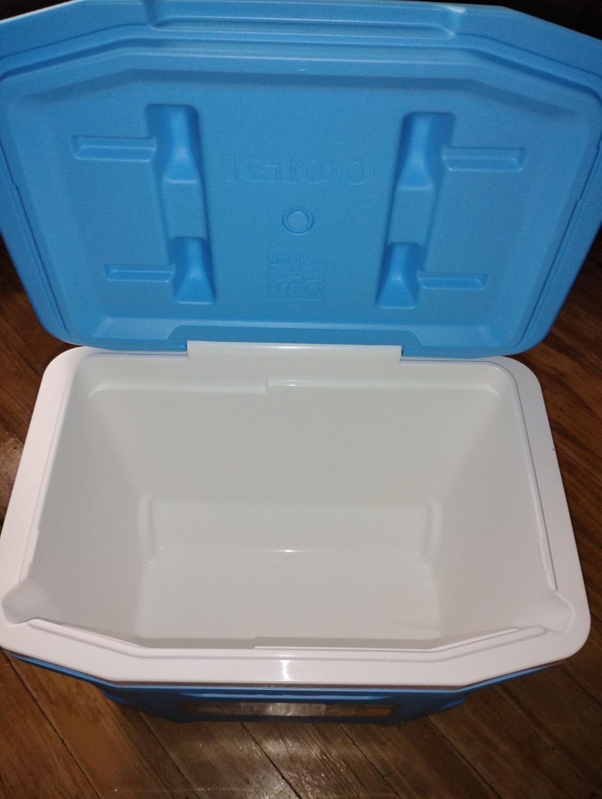 Igloo Hard Coolers | Profile II Series | Insulated Ice Chests | Roller Cooler with Wheels customer photo 2