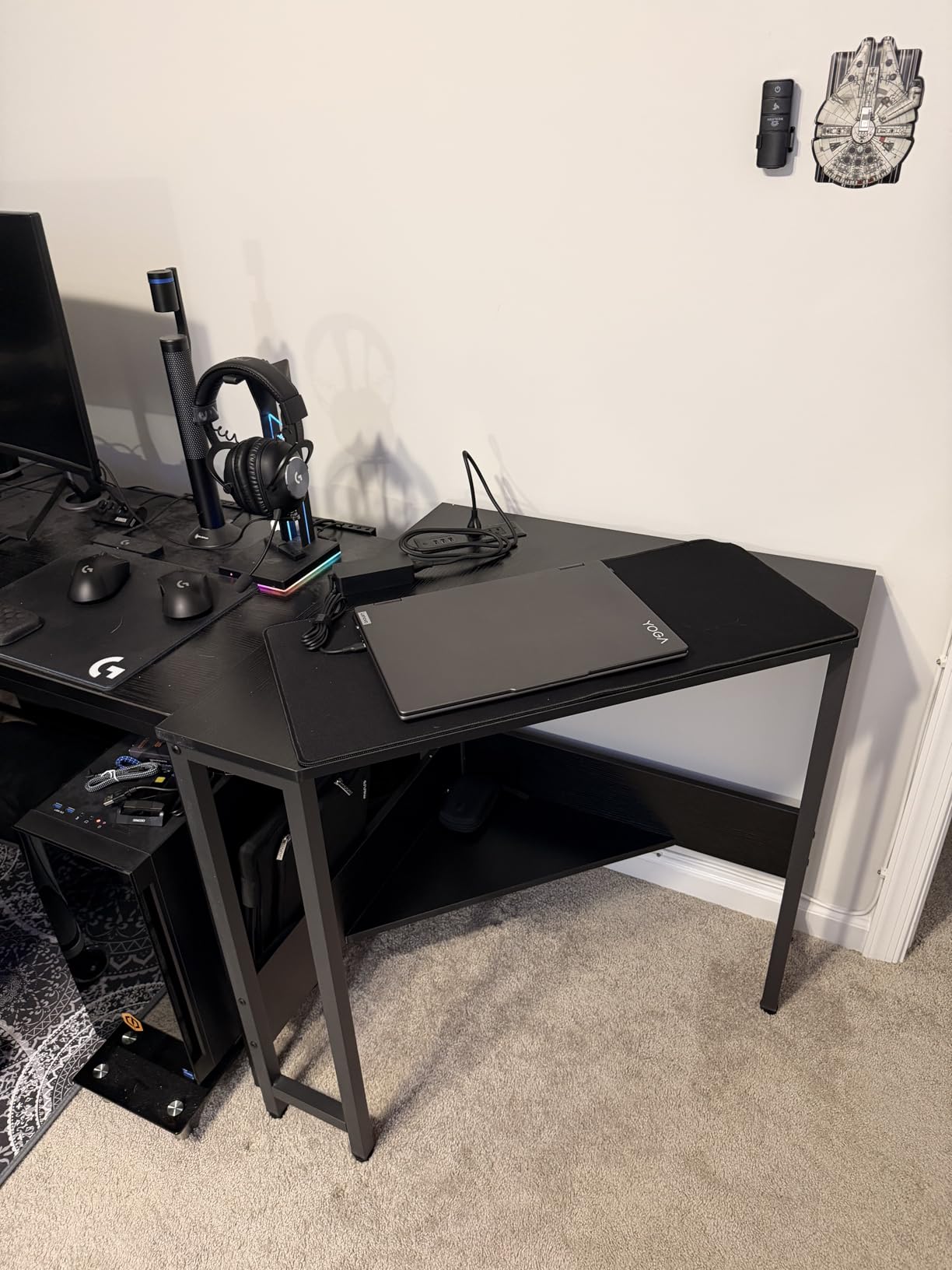 Armocity Corner Desk Small Desk with Outlets Corner Table for Small Space, Computer Desk with USB Ports Triangle Desk with Storage for Home Office, Workstation, Living Room, Bedroom, Oak customer photo 1