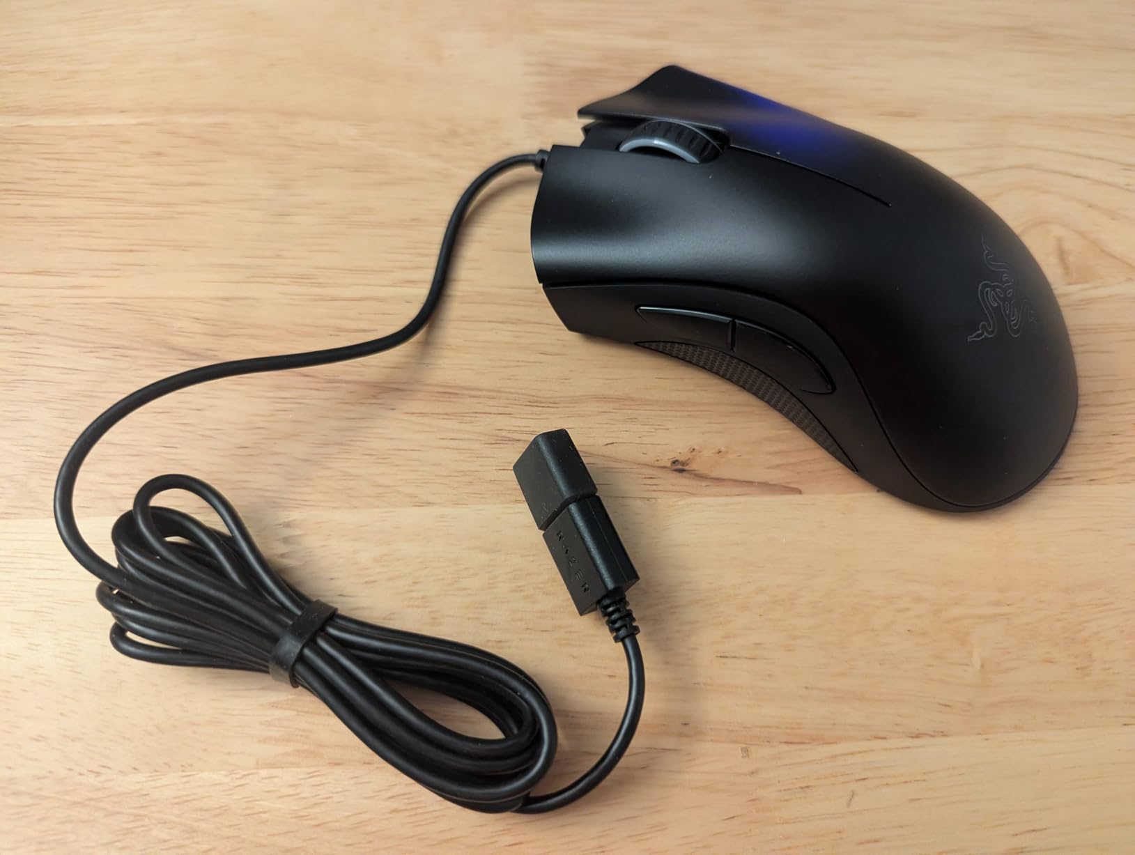 Razer DeathAdder Essential Ergonomic Wired Gaming Mouse, Black customer photo 1